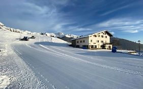 Bar Del Lago Chamois